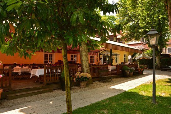 Gutshof Menterschwaige